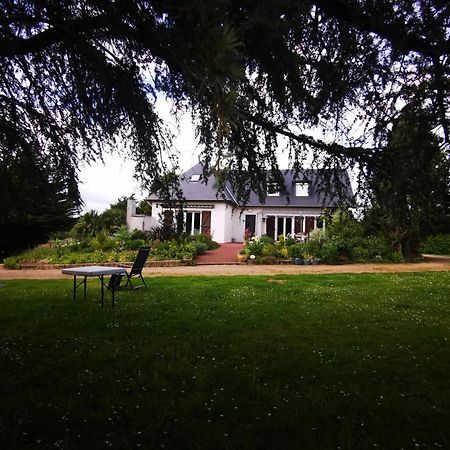 Le Logis De Catherine Et Serge Genêts المظهر الخارجي الصورة